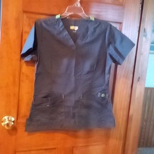 Short sleeve scrub